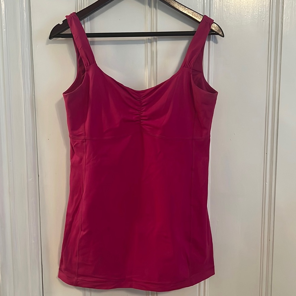 Lululemon Hot Pink Scoop Top With built in Bra Sz 8/10
